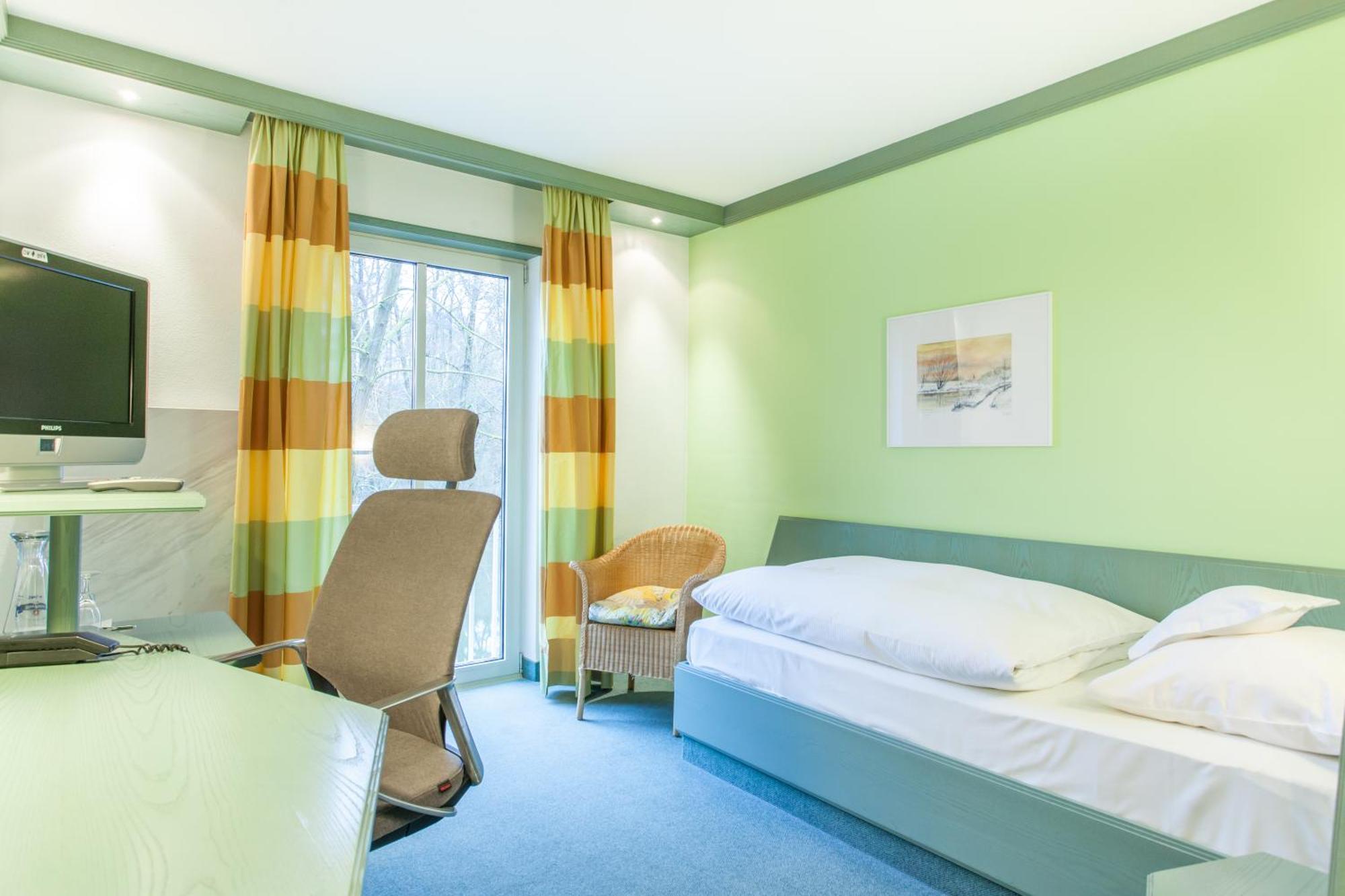 Hotel Restaurant Jaegerhof Weisendorf Oda fotoğraf