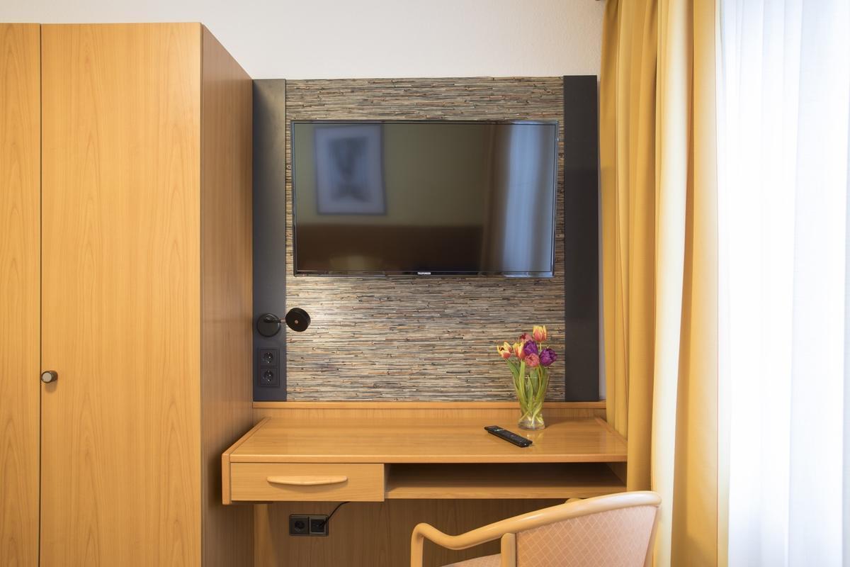 Hotel Restaurant Jaegerhof Weisendorf Dış mekan fotoğraf