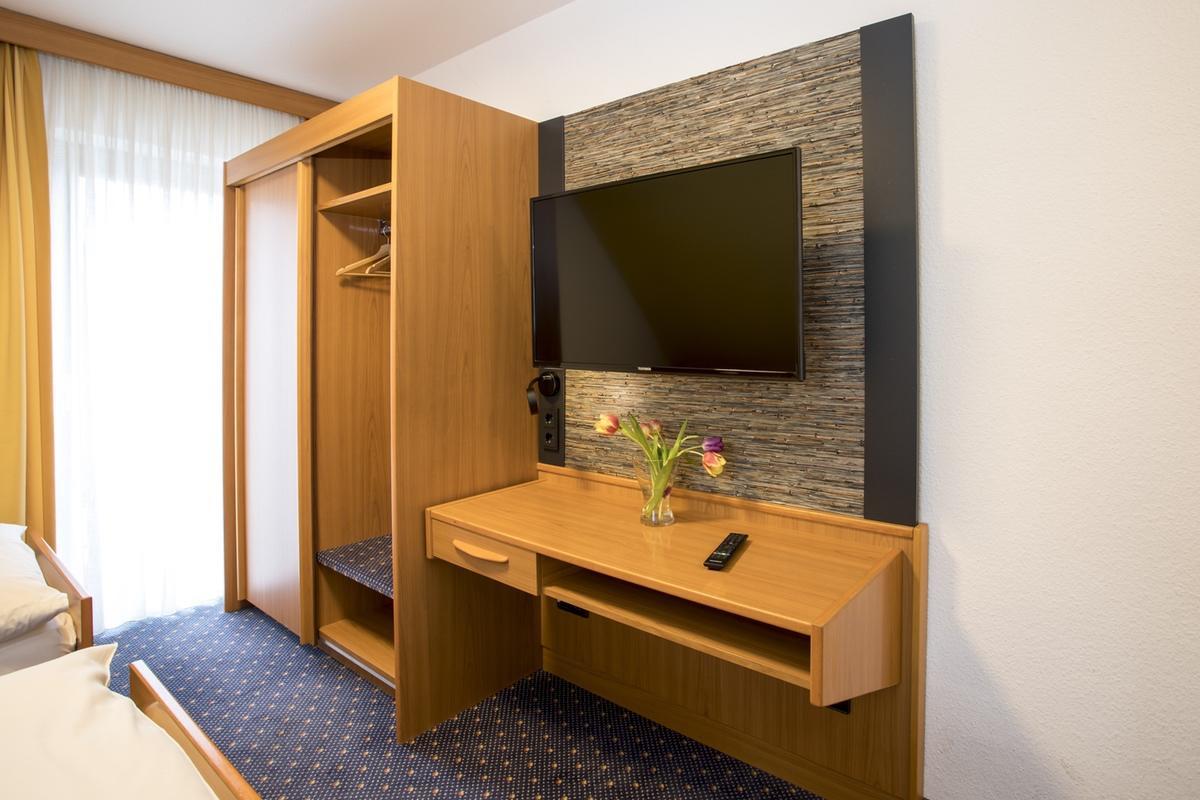 Hotel Restaurant Jaegerhof Weisendorf Dış mekan fotoğraf